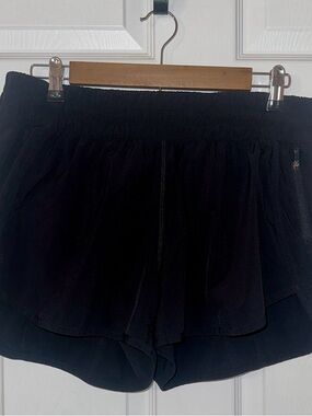 lululemon athletica Tracker Low-Rise Lined Short 4" Black Athletic
Shorts